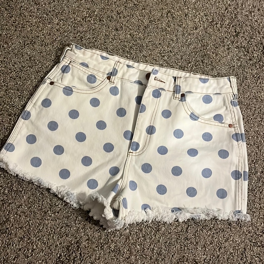 Billabong Wrangler white with blue polka dots Jean shorts size 28 worn once